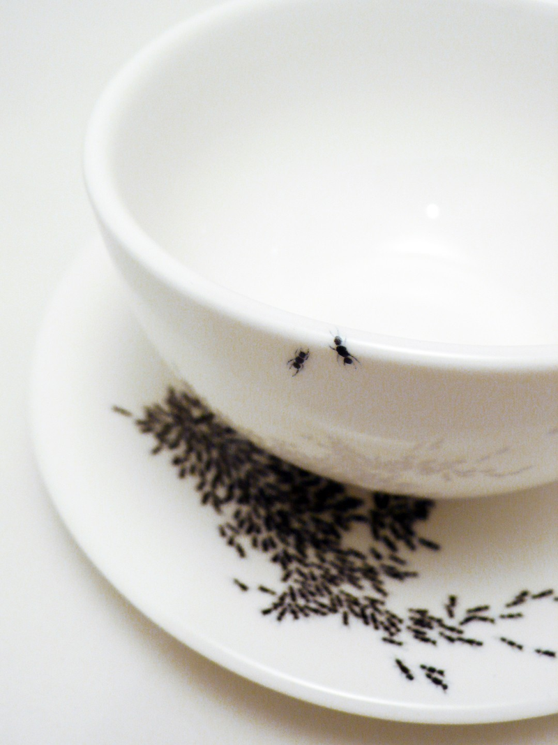 Illustration for article titled This Cup Is Not Covered With Ants